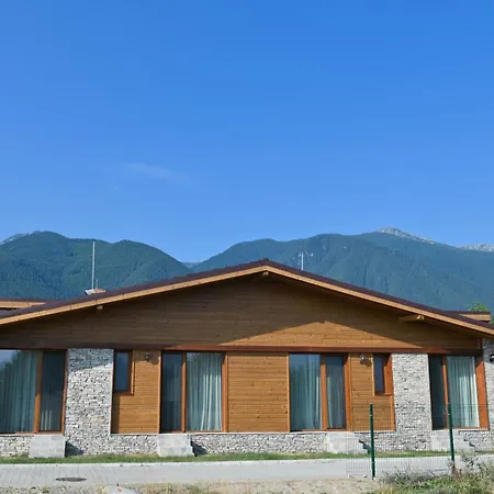 Letizia & Raphael W Jacuzzi Near Pirin Golf Villa Bansko