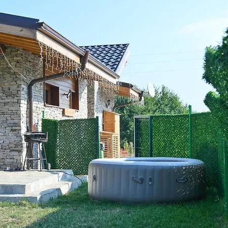 Letizia & Raphael W Jacuzzi Near Pirin Golf Bansko