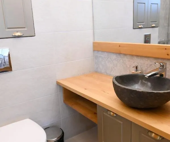 Letizia & Raphael W Sauna Near Pirin Golf Villa *